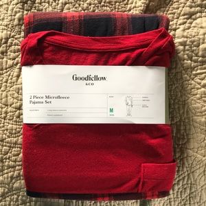 Men’s Pajamas NWT size Medium